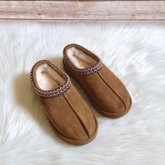 UGG Chestnut Tasman Slipper For Outdoor/Indoor Use - Picture 4 of 7